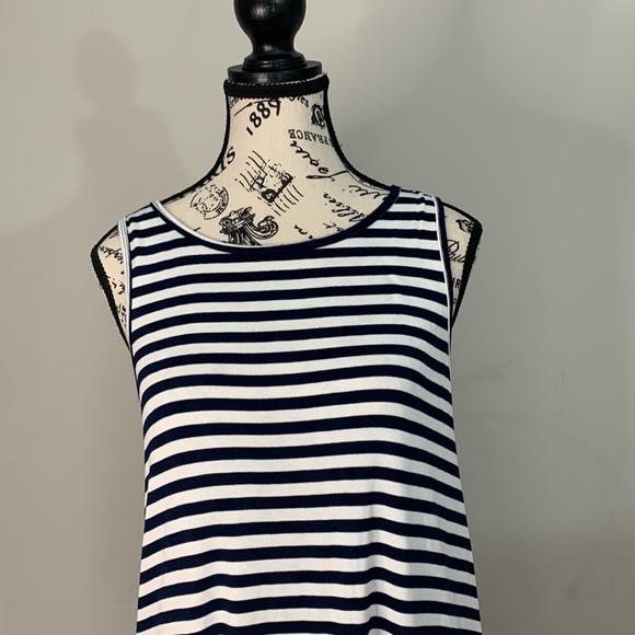 Share Macy Tank Lovers and Friends Color: Navy Stripe
Size: S - Picture 2 of 11